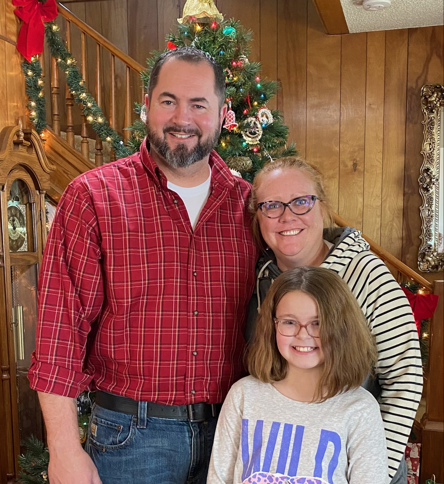 Warrens Keep City Jobs After Moving To Holdrege